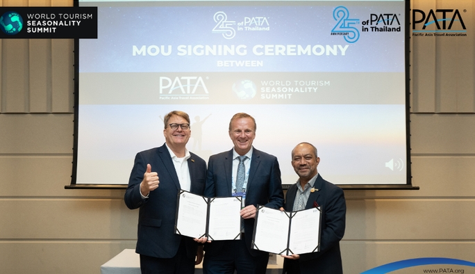 PATA-and-Tourism-Seasonality-Summit-Sign-MOU-TRAVELINDEX.jpg