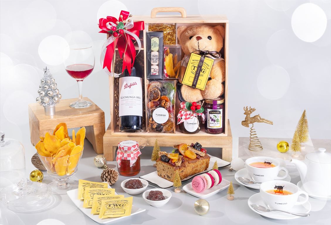 celebrate-the-season-with-the-carlton-festive-hamper.jpg